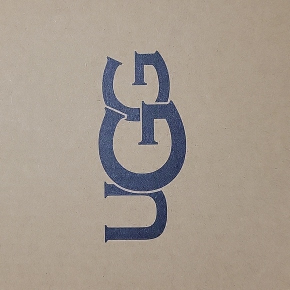 🖤NIB🖤 UGGS - Picture 2 of 5